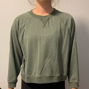 green cropped crewneck